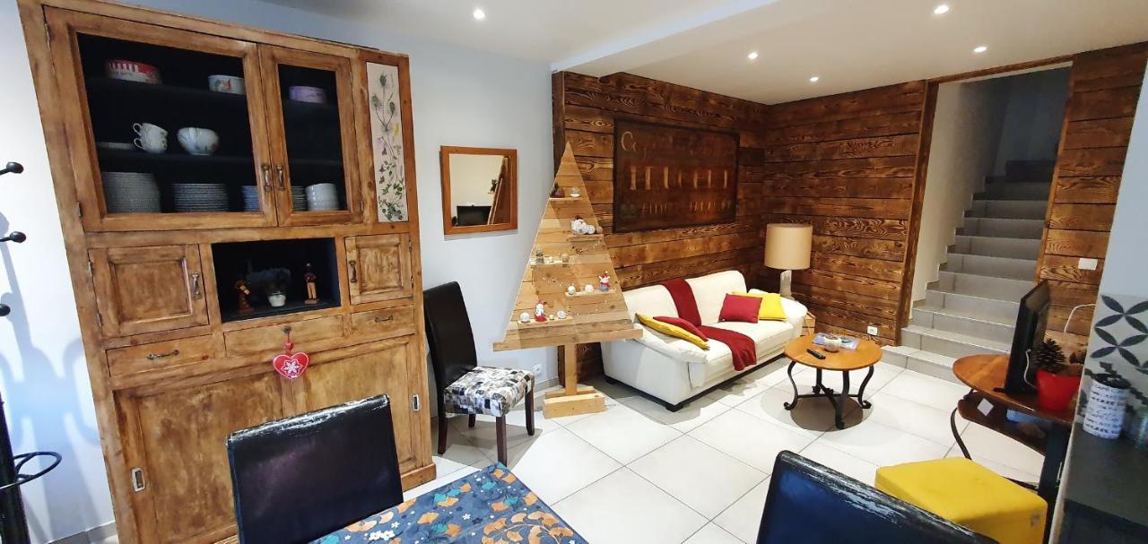 Holiday home Du Cafe Truchet *